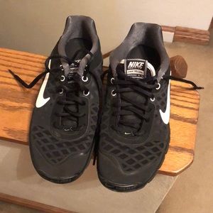 Women’s Nike shoes size 7